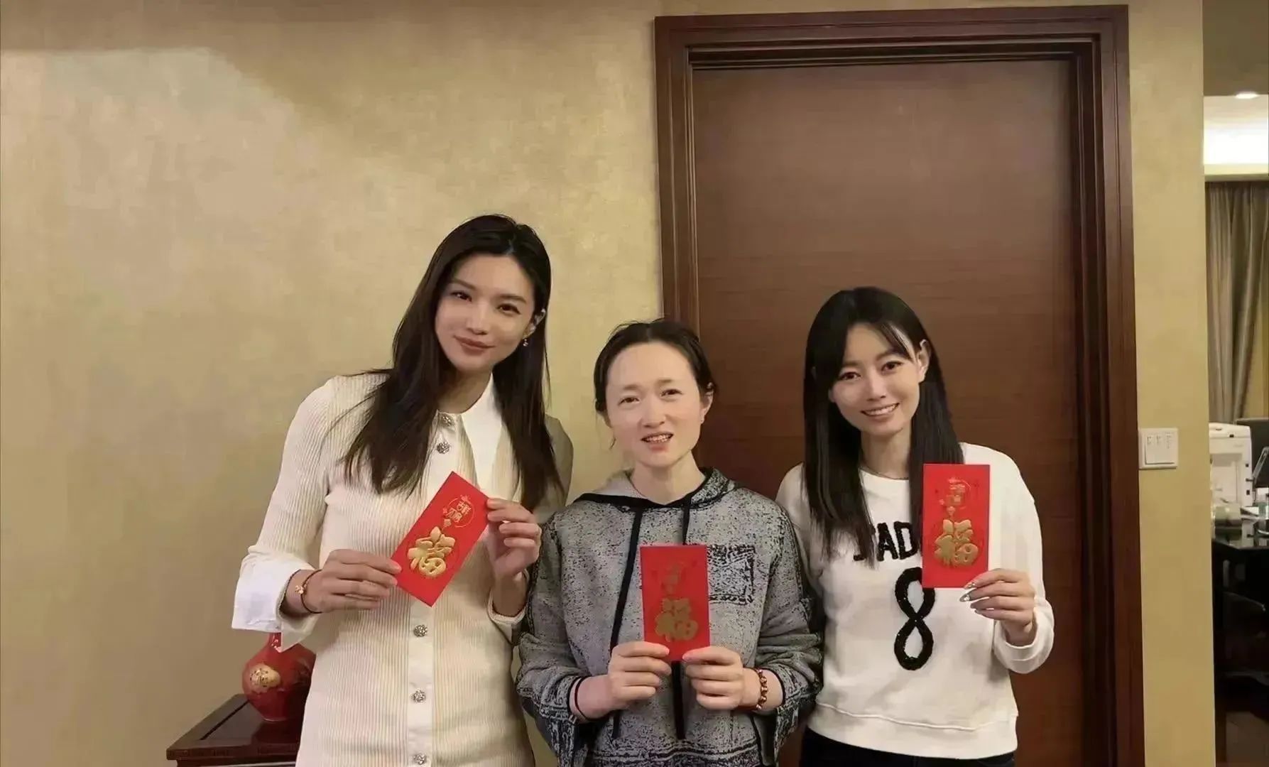 cee8c1d0575858ab4763525bde95c274.jpg cee8c1d0575858ab4763525bde95c274.jpg